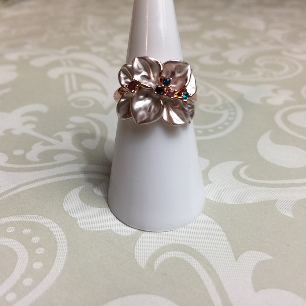 Flower petal rhinestone ring - Picture 4 of 7